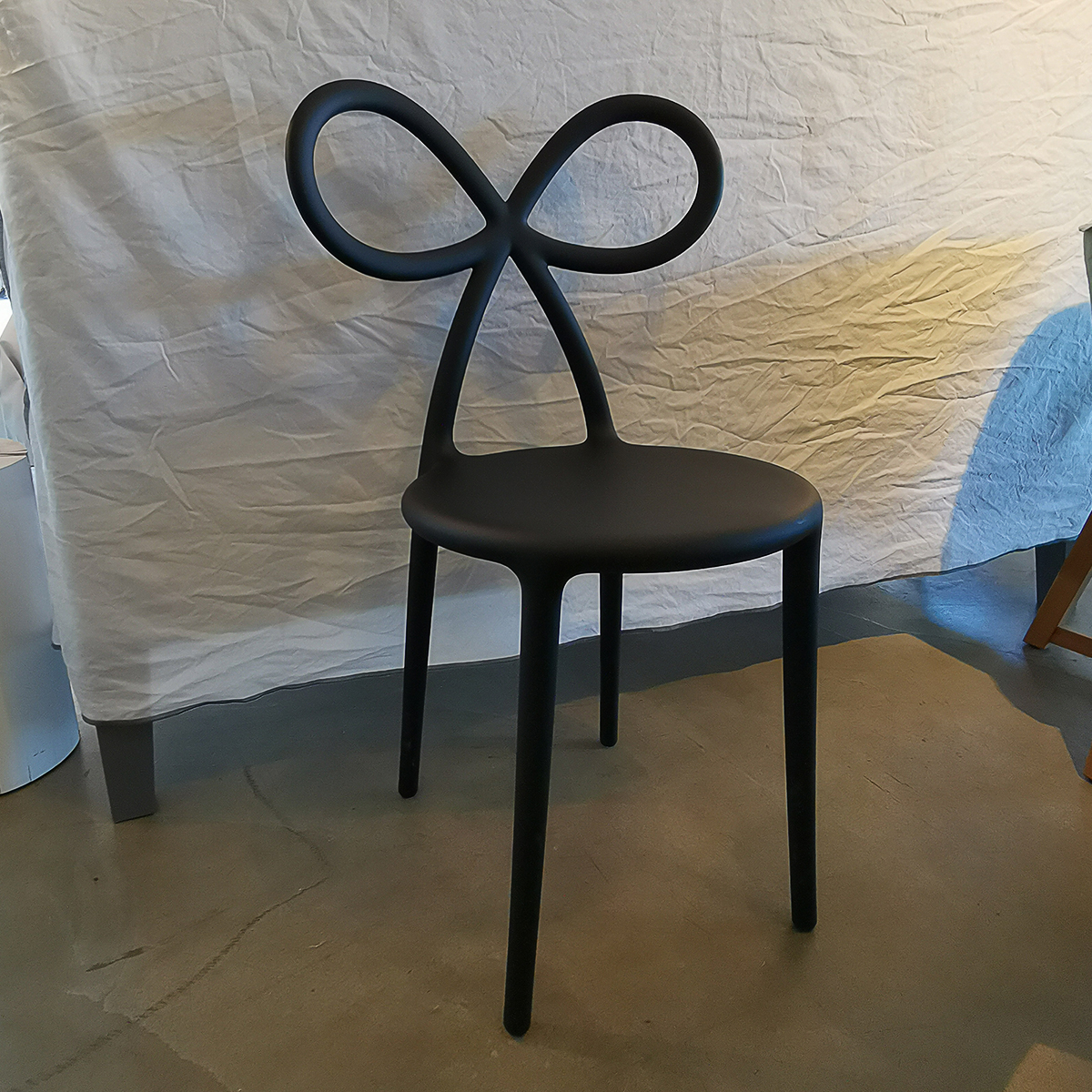 Qeeboo_RibbonChair